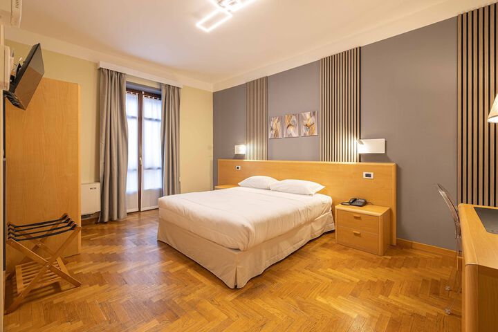 Room 48 of 104