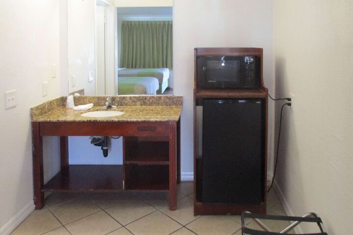 Room 14 of 29