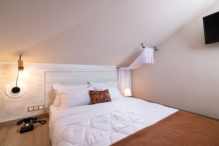 Room 13 of 56
