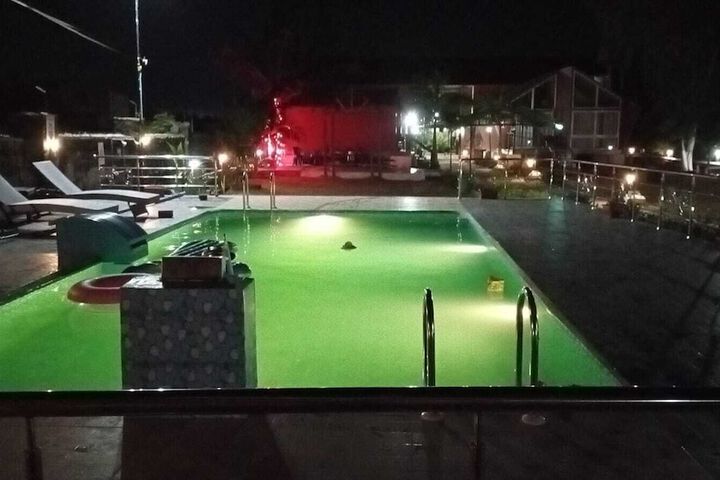 Pool 109 of 195