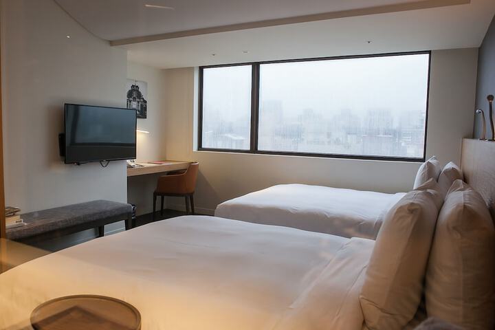 Room 29 of 66