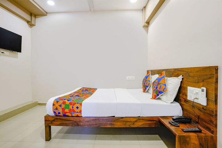 Room 18 of 25