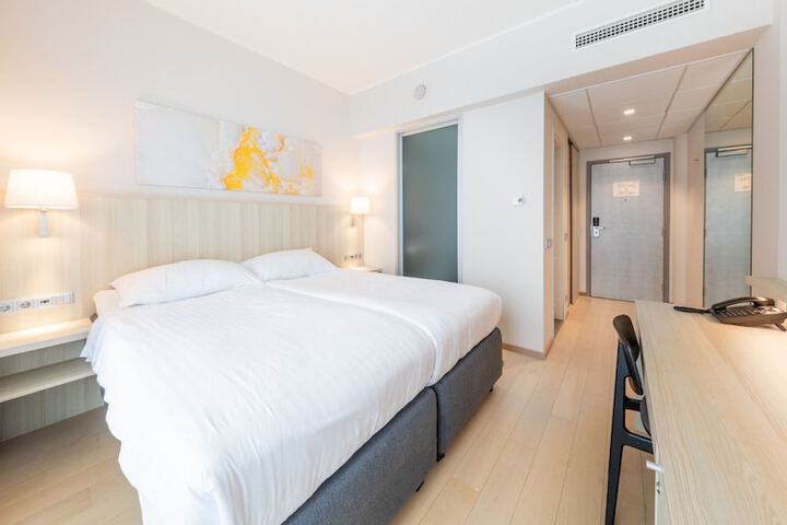 Room 35 of 108