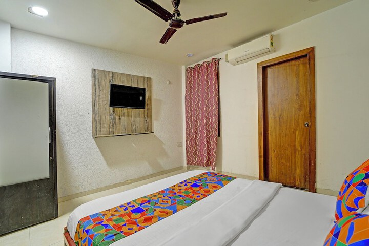 Room 19 of 28