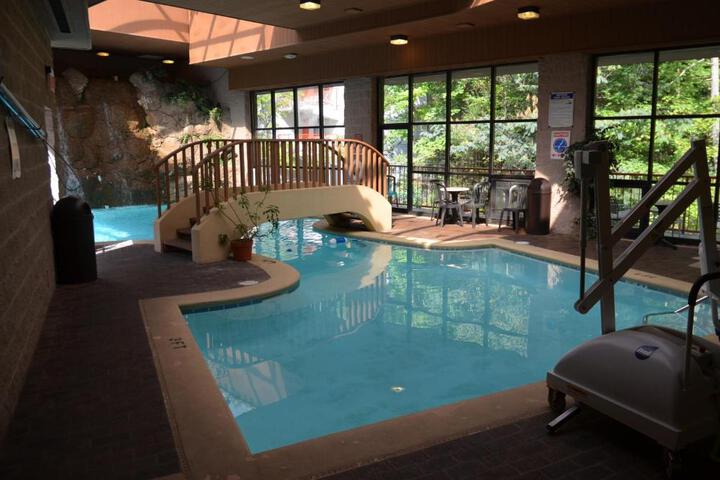 Zoders Inn & Suites