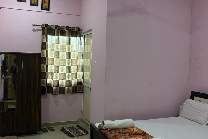 Room 9 of 62