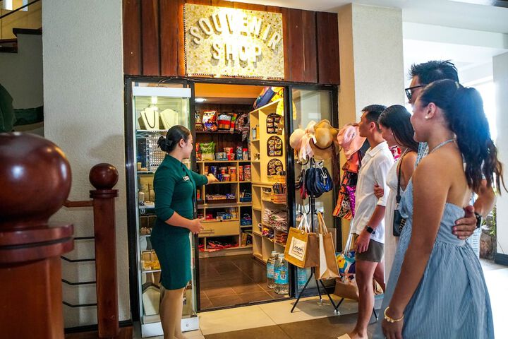 Gift Shop 76 of 119