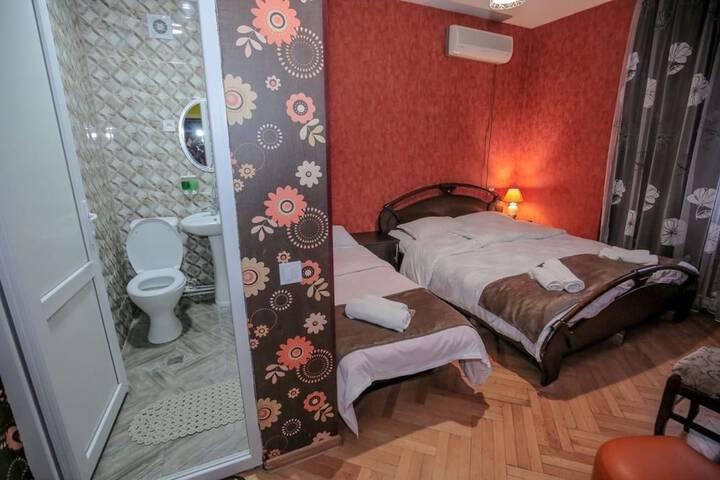 Room 16 of 39