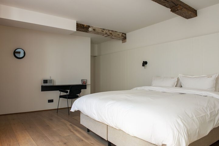 Room 7 of 30