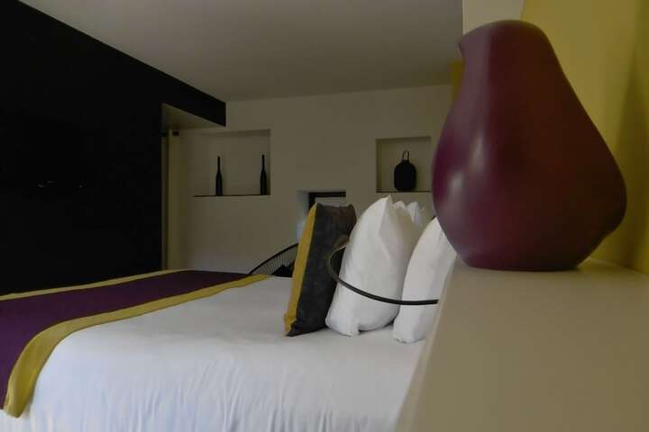 Room 32 of 101