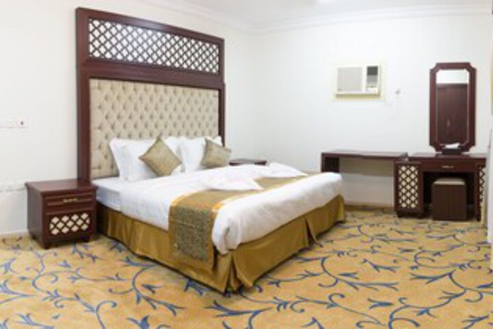 Room 5 of 17