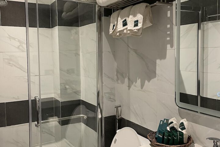 Room 42 of 72