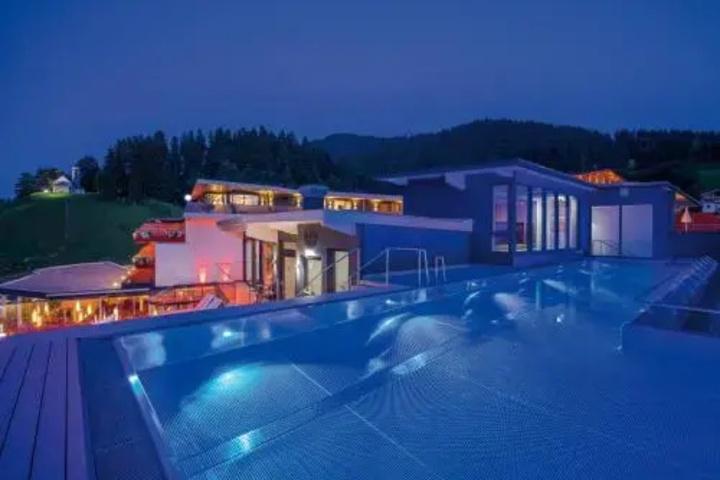 Pool 13 of 26
