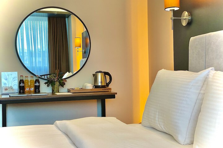 Room 12 of 47