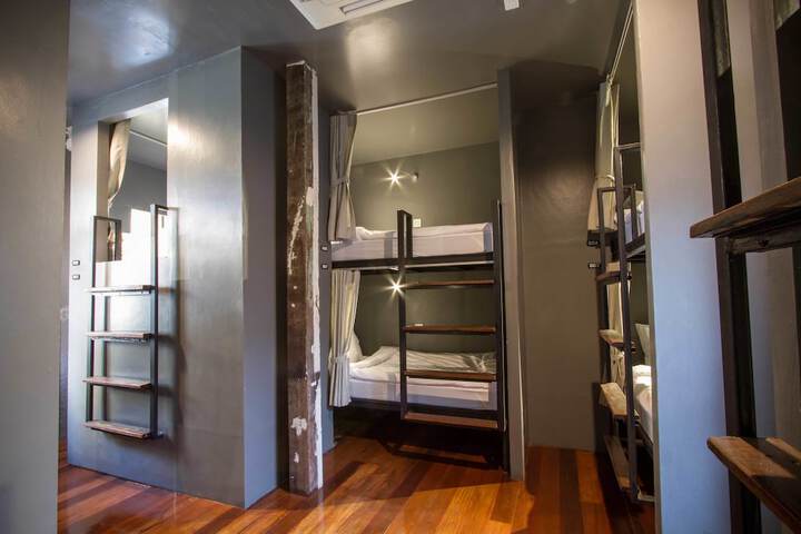 Room 11 of 60
