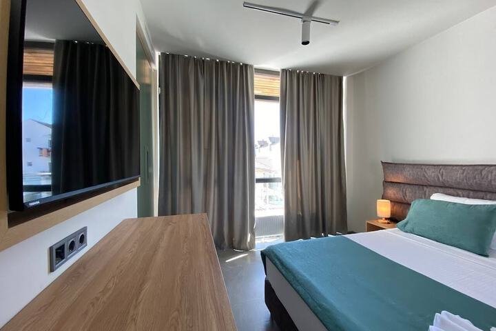 Room 4 of 62