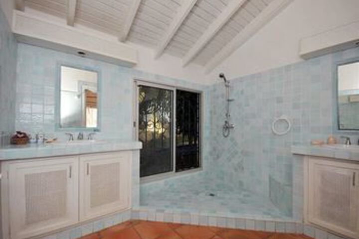 Room 3 of 16