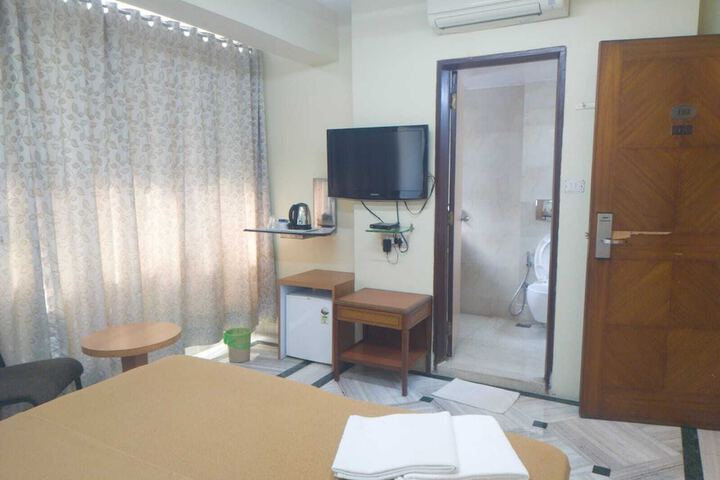 Room 16 of 37