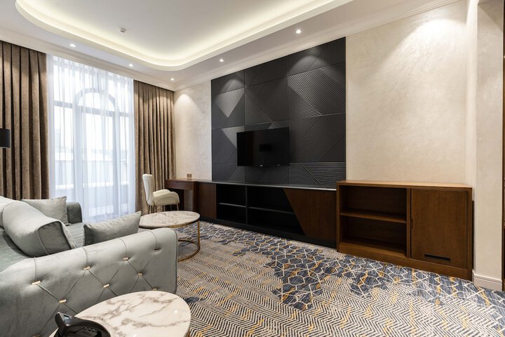Room 10 of 114