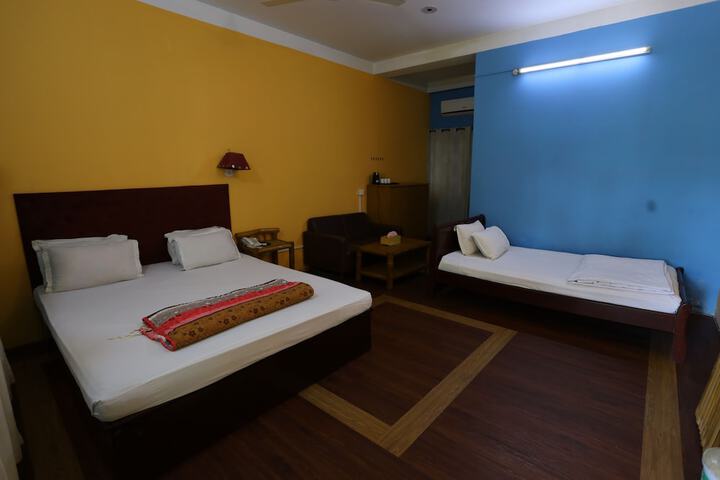 Room 9 of 24