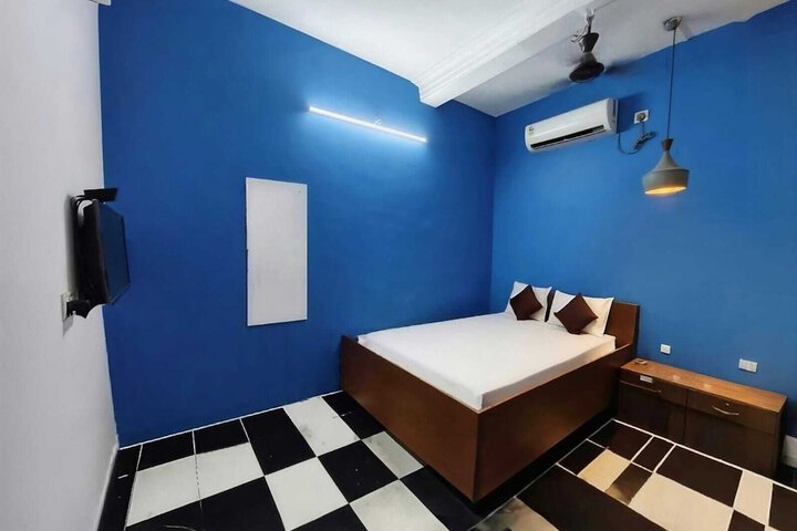 Room 34 of 83