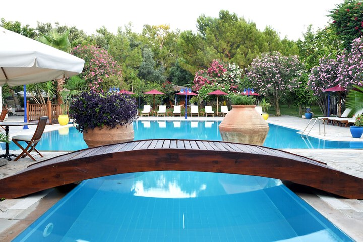 Pool 45 of 71