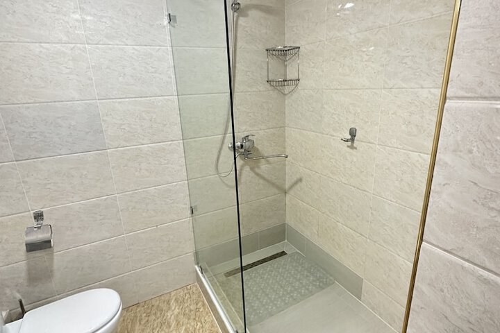 Room 14 of 27