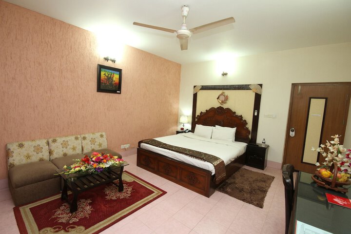 Room 14 of 25