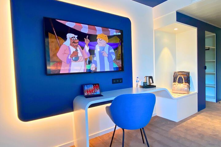 Room 8 of 52