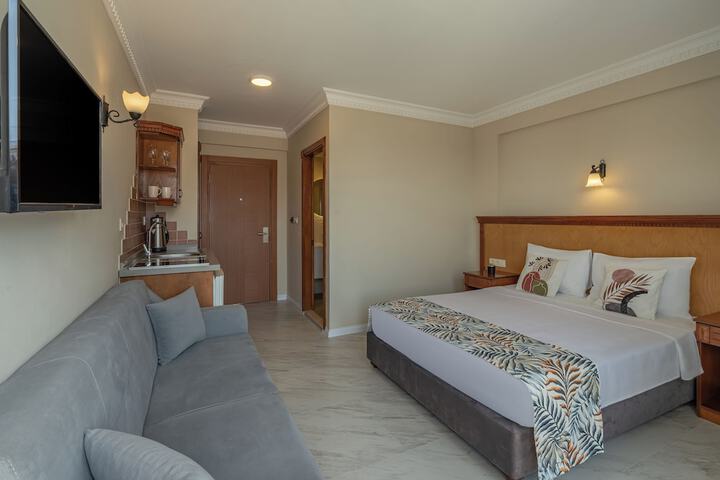 Room 35 of 104