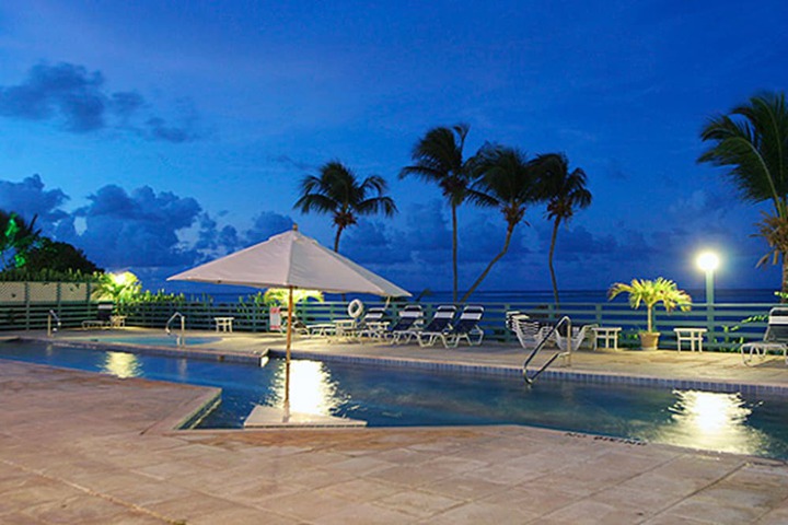 Hotel with Pool