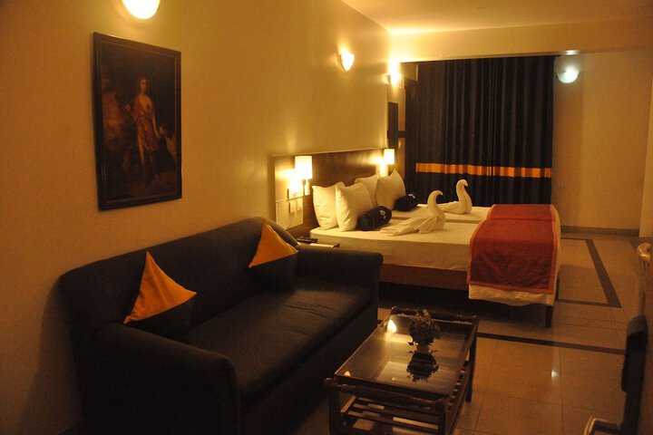 Room 10 of 17