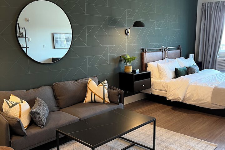 Room 14 of 28