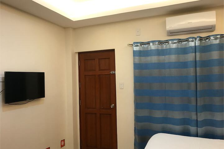 Room 9 of 42