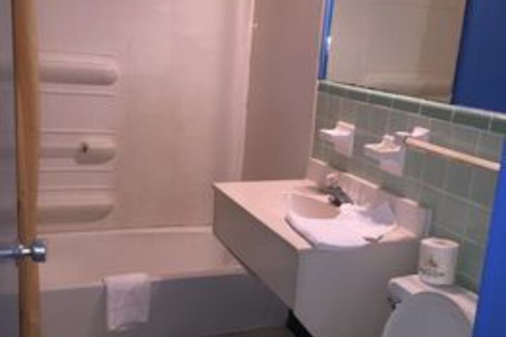 Room 2 of 7