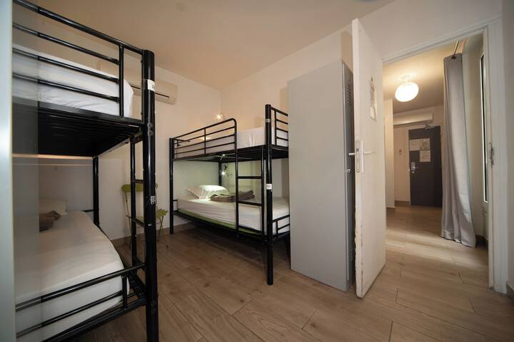 Room 12 of 28