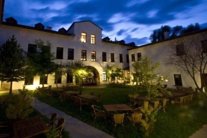 Hotel 43 of 44