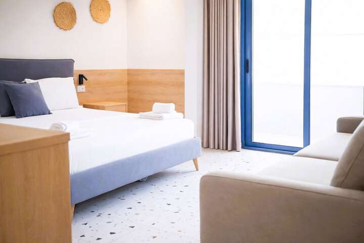 Room 8 of 67