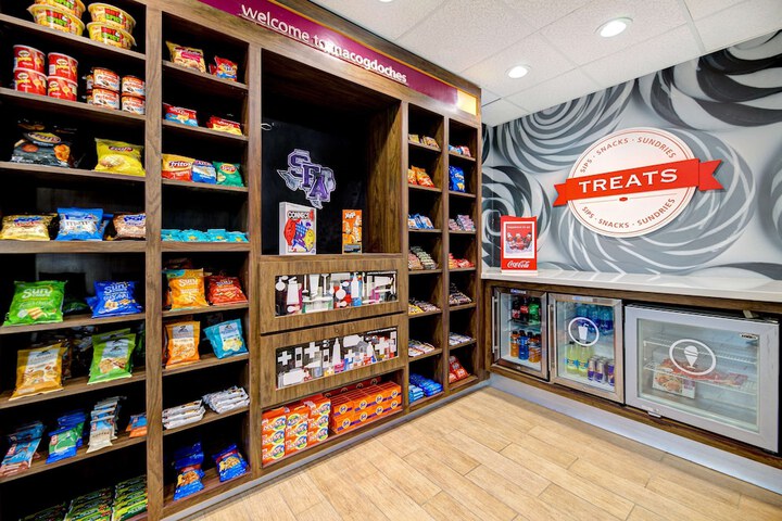Snack bar