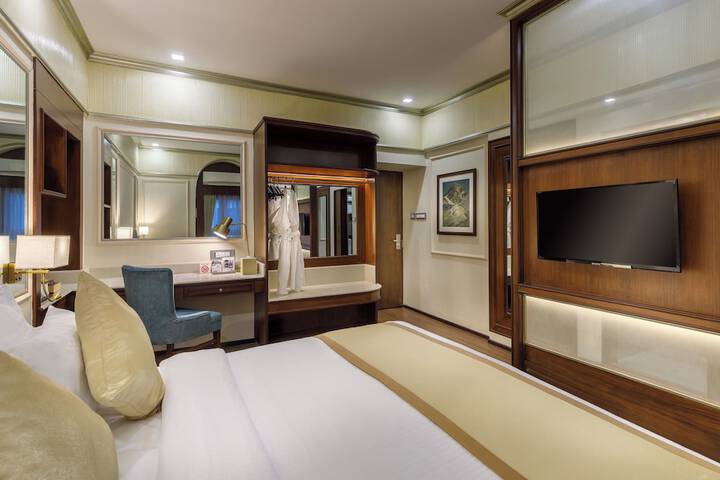Room 45 of 110
