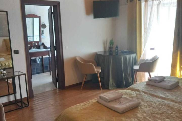 Room 9 of 48