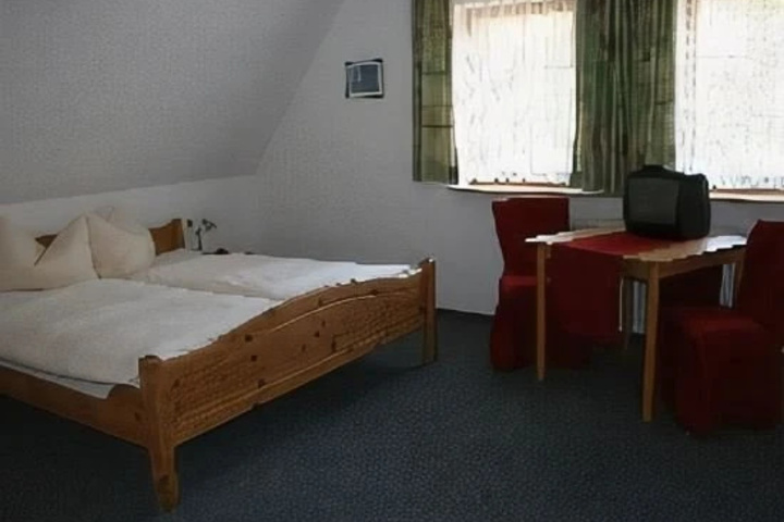 Room 3 of 5