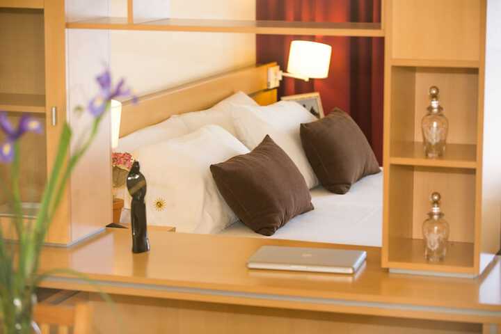 Room 8 of 39