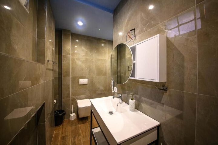 Room 45 of 70