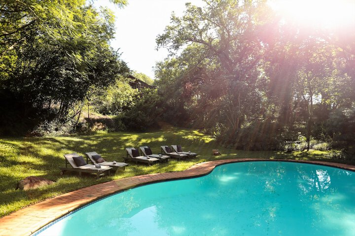 Pool 44 of 77