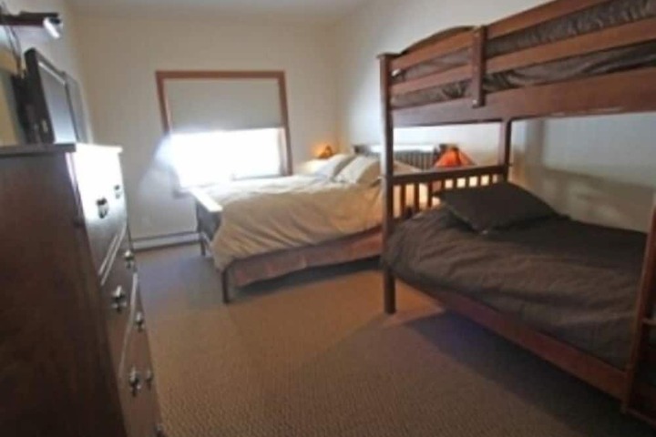 Room 11 of 190