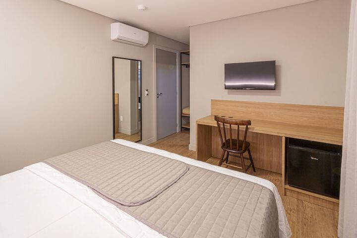 Room 11 of 40