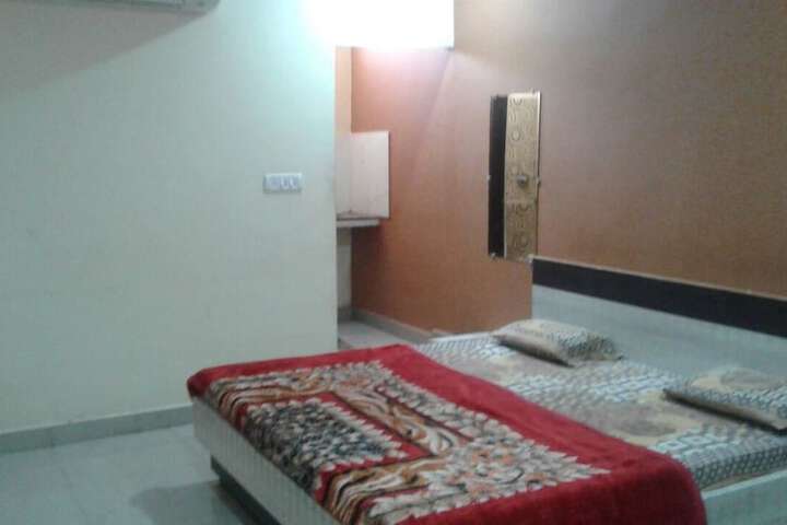 Room 6 of 26