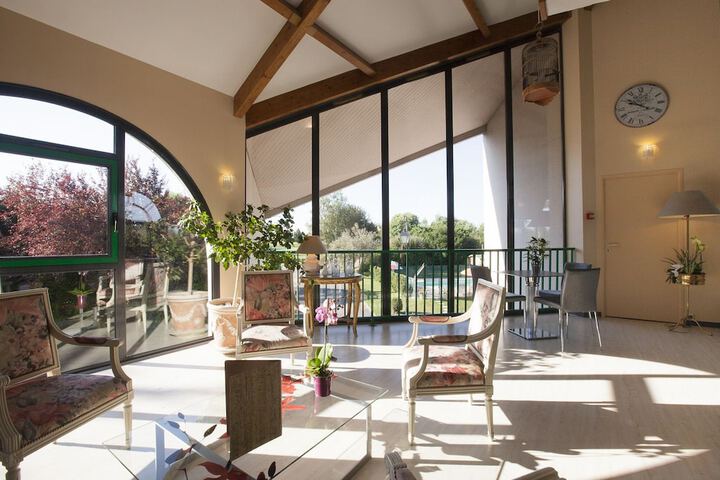 Entrance & Lobby