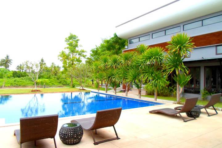 Sundeck 46 of 51